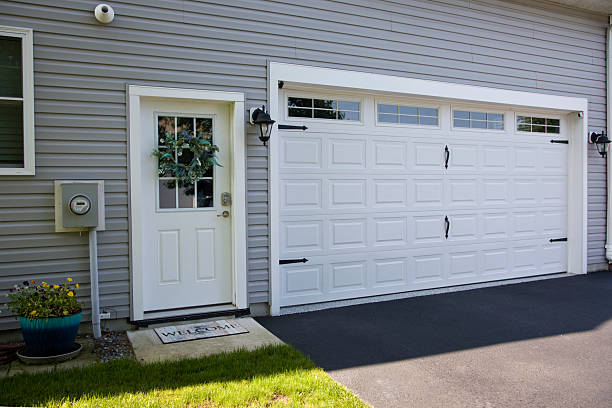 24/7 Emergency Garage Door Panel Replacement experts in Clay County County, AL